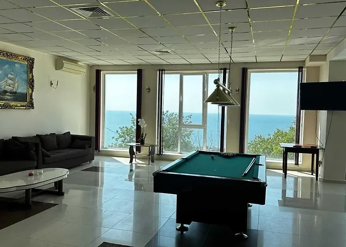 酒店 Quartz Briz 3*