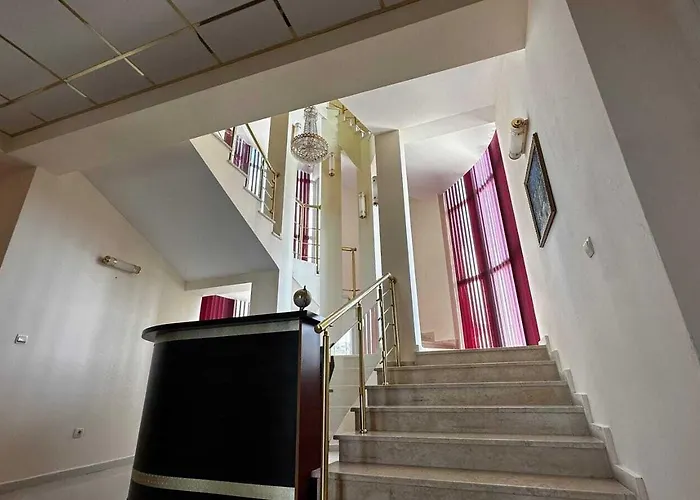 Quartz Briz 瓦爾納