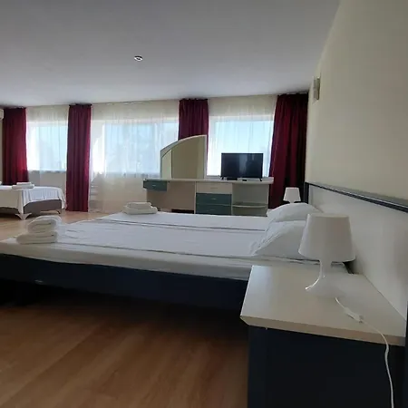Quartz Briz Hotel